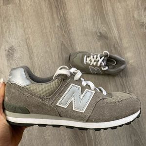 New Balance Gray Size 7
